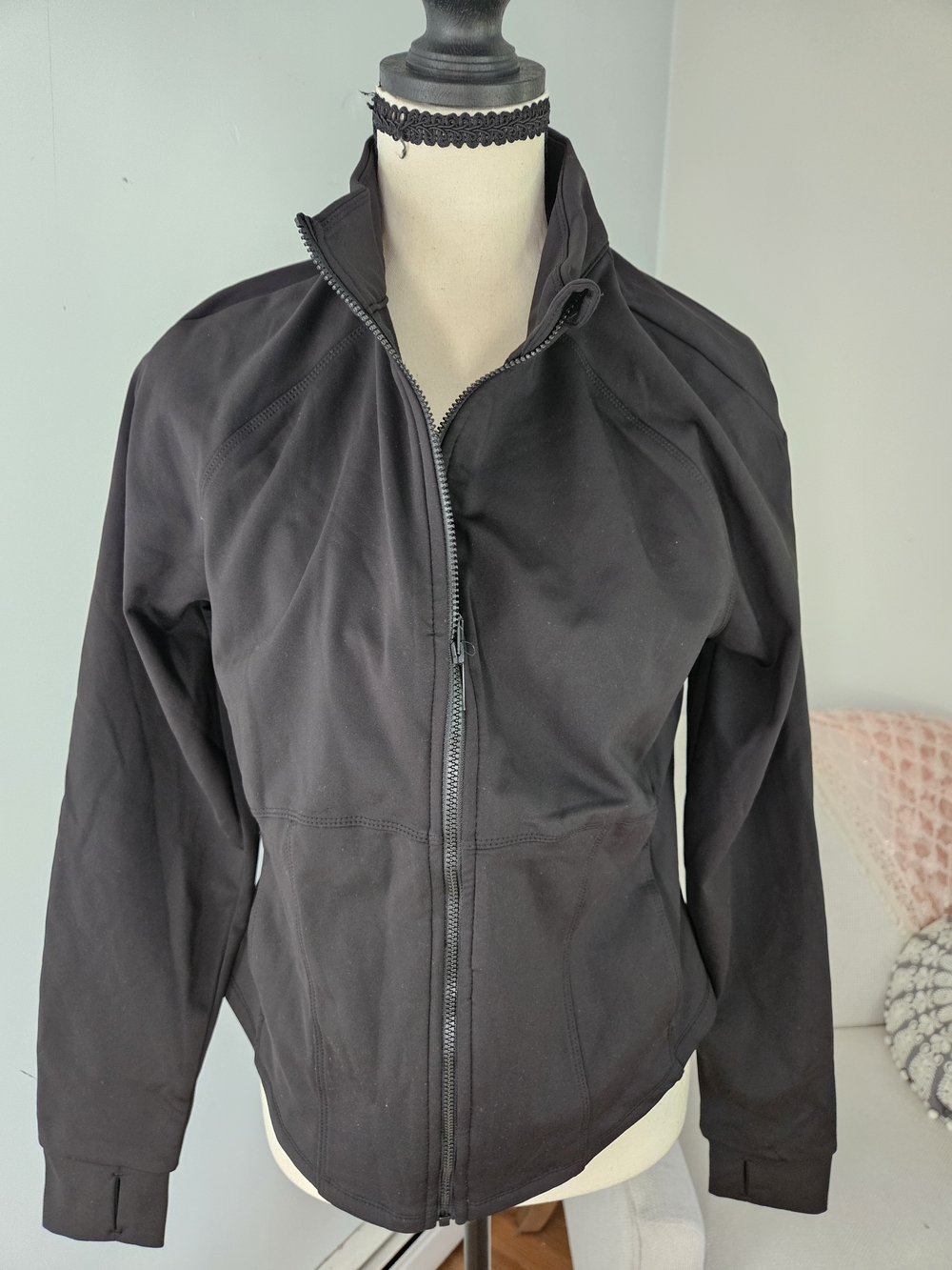 Black Full-Zip Women's Jacket With Thumb Holes. #fall # Winter.#197